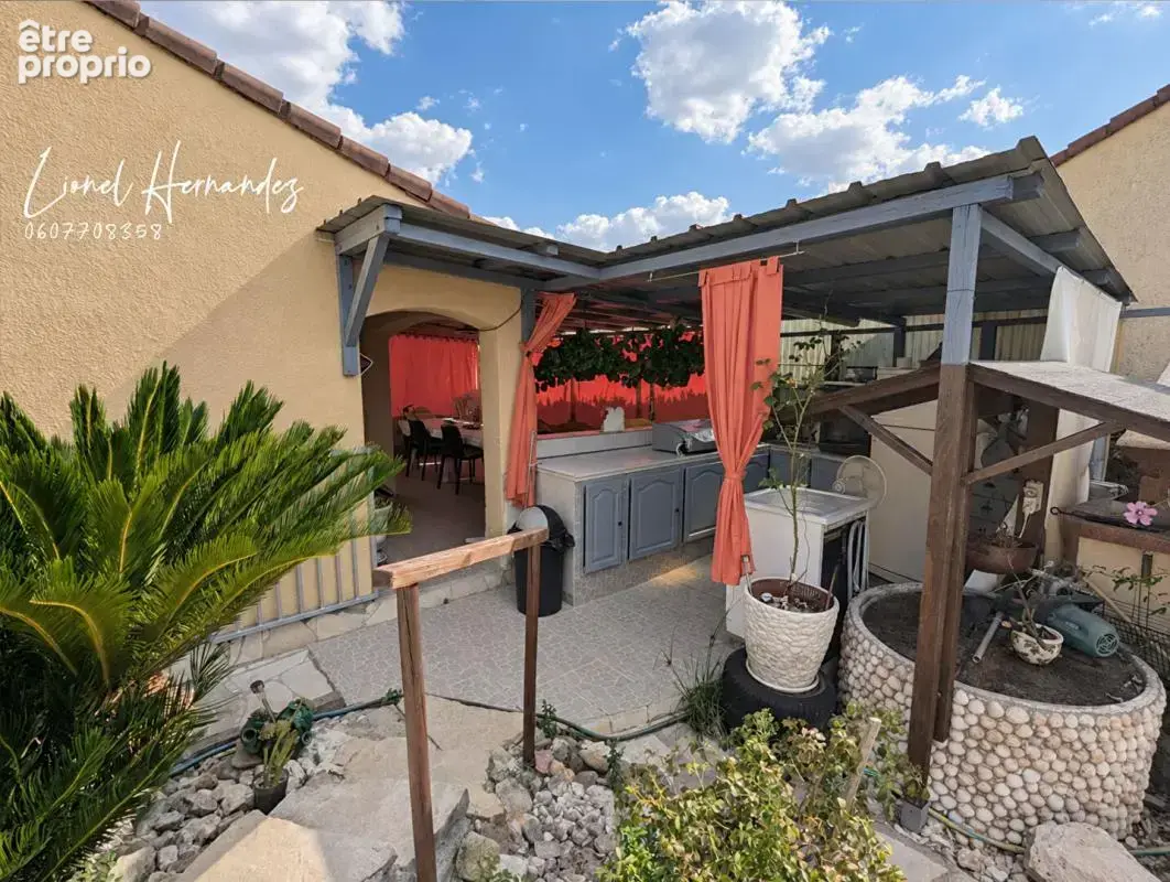 Maison individuelle de plain-pied avec piscine et terrain clos de 558m² - photo 3
