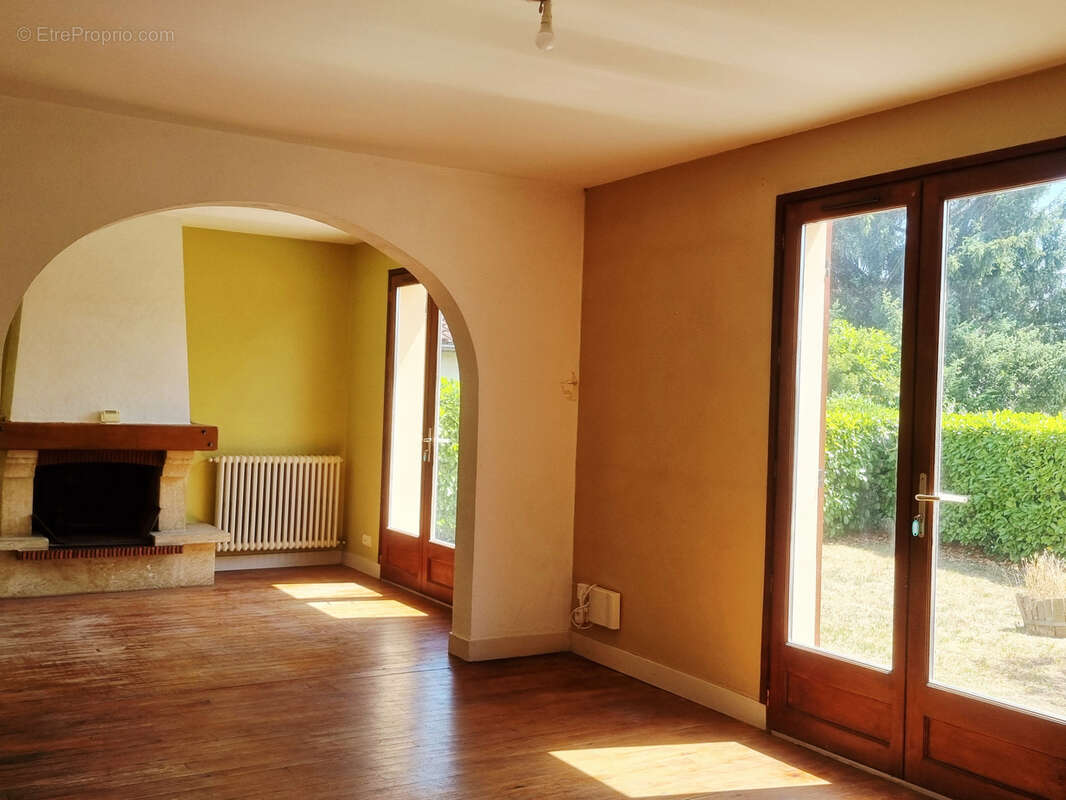 Maison mitoyenne par le garage - photo 4