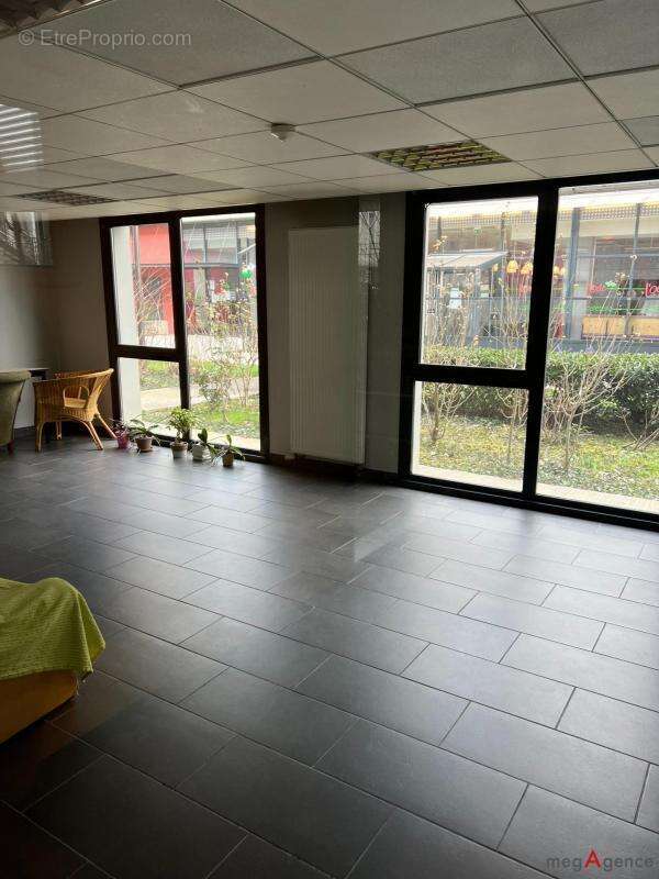 Studio 25 m² dans résidence sécurisée avec parking - photo 10