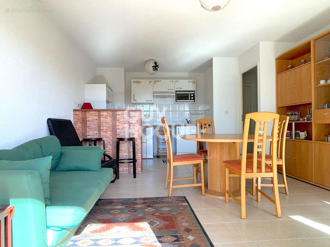 Appartement à BEAUZELLE