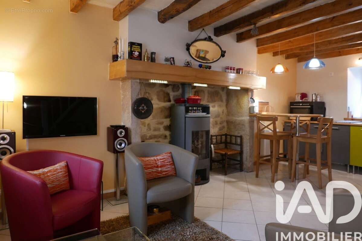 Maison 62 m² à Tarnac  - photo 2