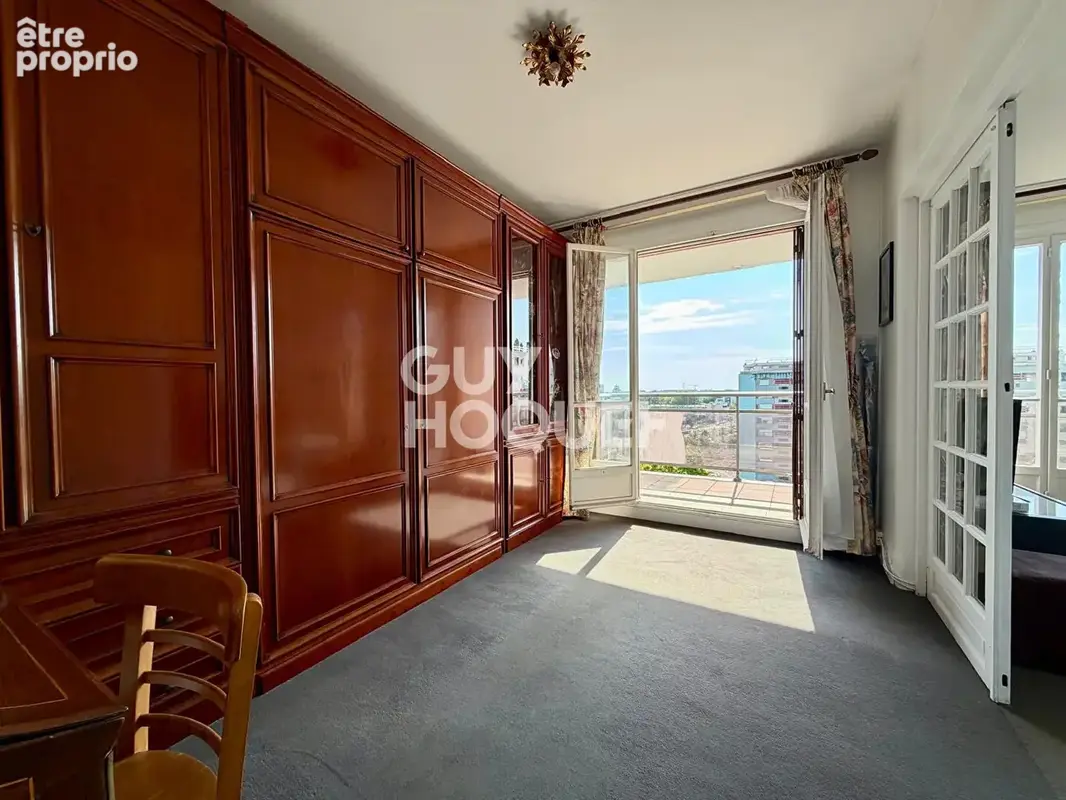Meudon-la-forêt - 4 pièces - 77,17 m² - 10e étage - vue dégagée -terrasse, balcon, cave et parking - photo 6