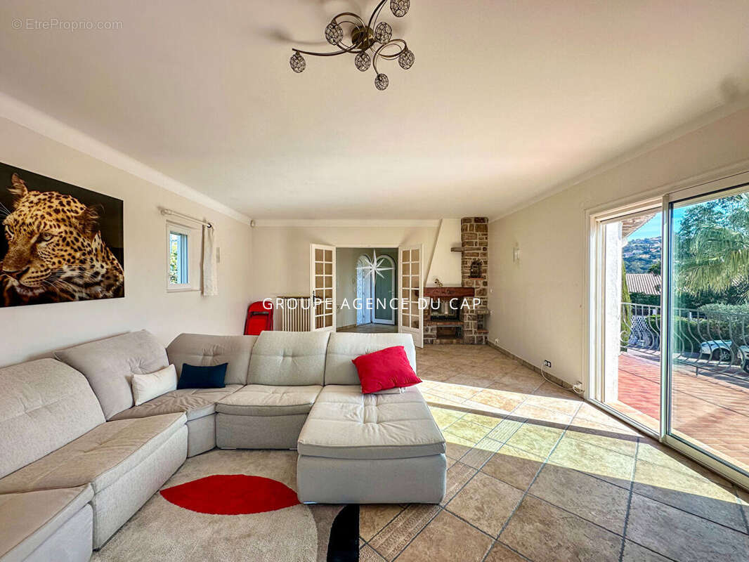 Villa renovee 7 pièces 200 m²  avec vue degagée mer, aux issambres - photo 10