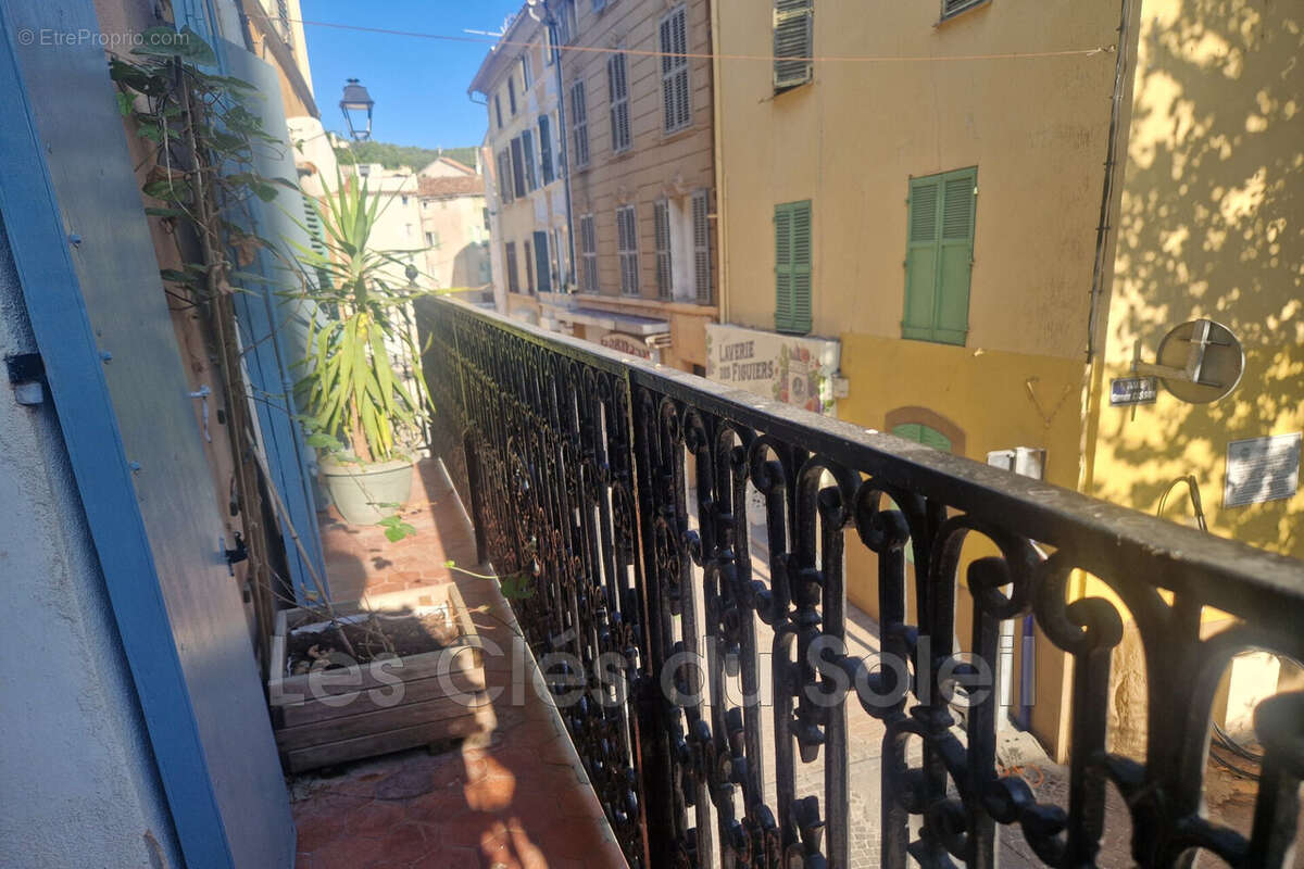 Appartement à SOLLIES-PONT