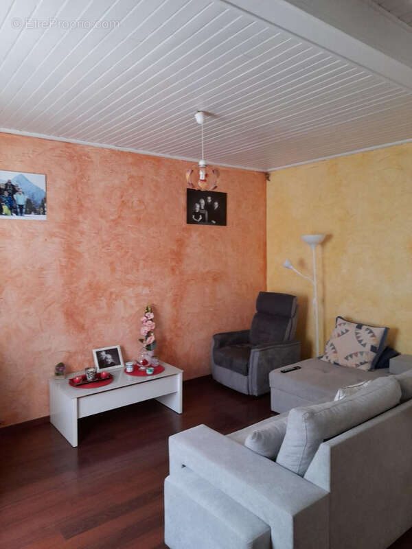 Maison à BOURG-DE-THIZY