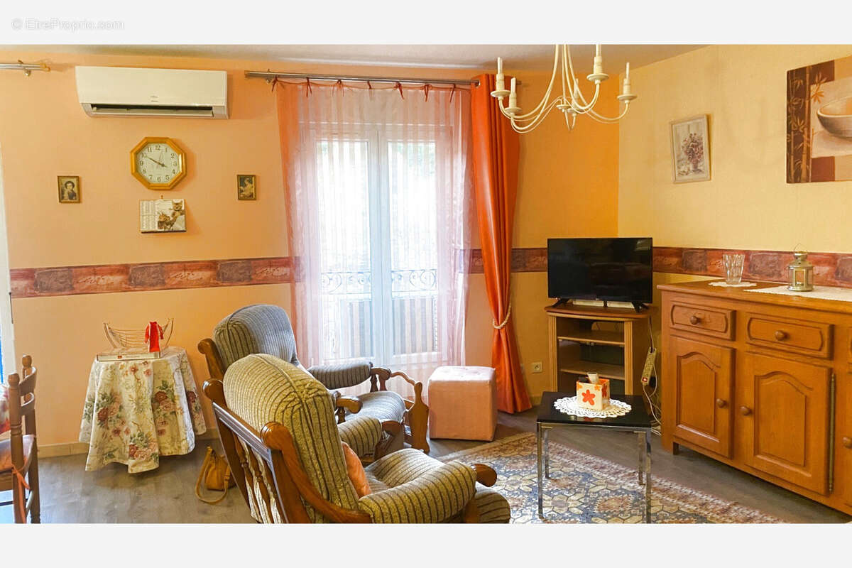 Bel appartement type T3 entièrement meublé à 2 pas des thermes d'Amélie les Bains. Idéal investisseurs ! - photo 2