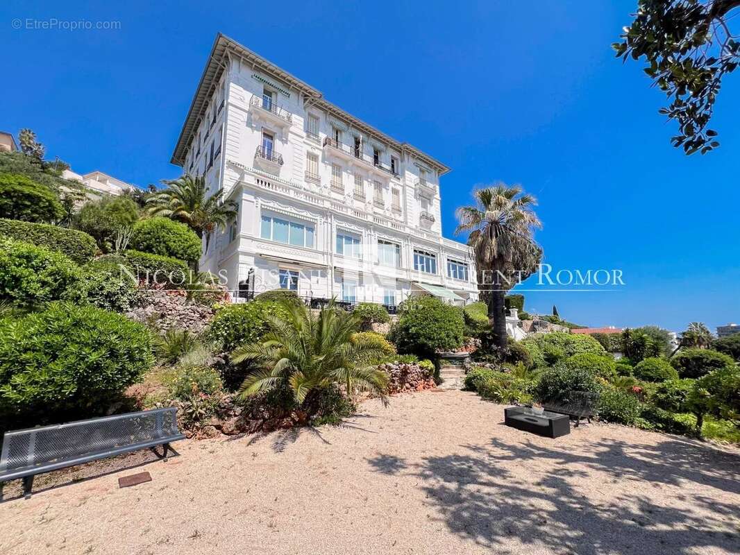 Appartement à ROQUEBRUNE-CAP-MARTIN