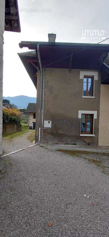 Appartement à BRISON-SAINT-INNOCENT