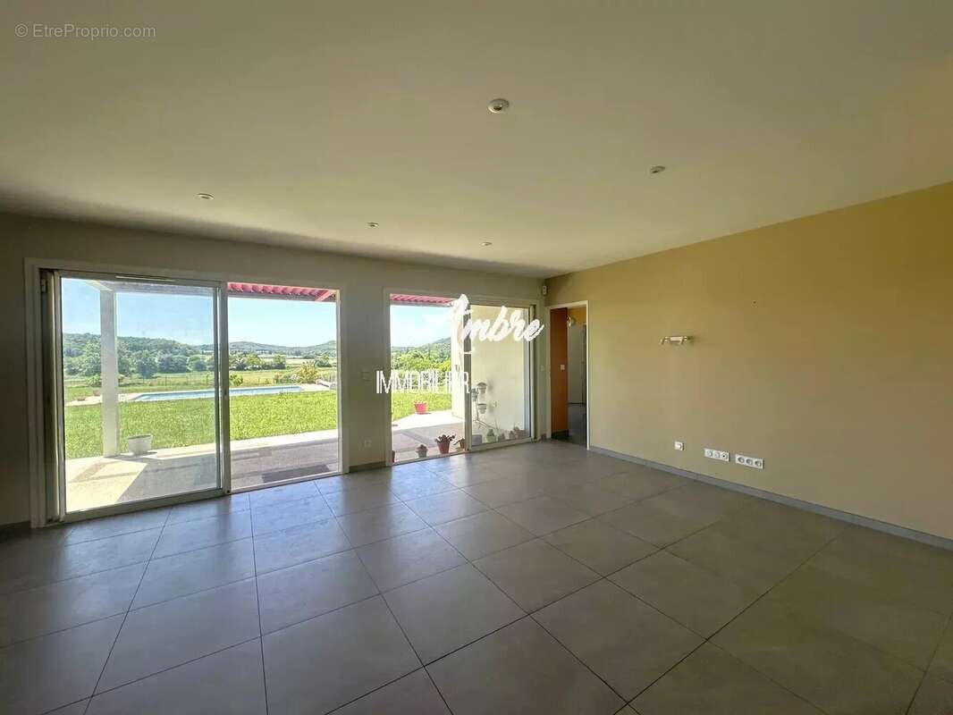 MONTELEGER Maison récente de 130 m² Type 6 - photo 10