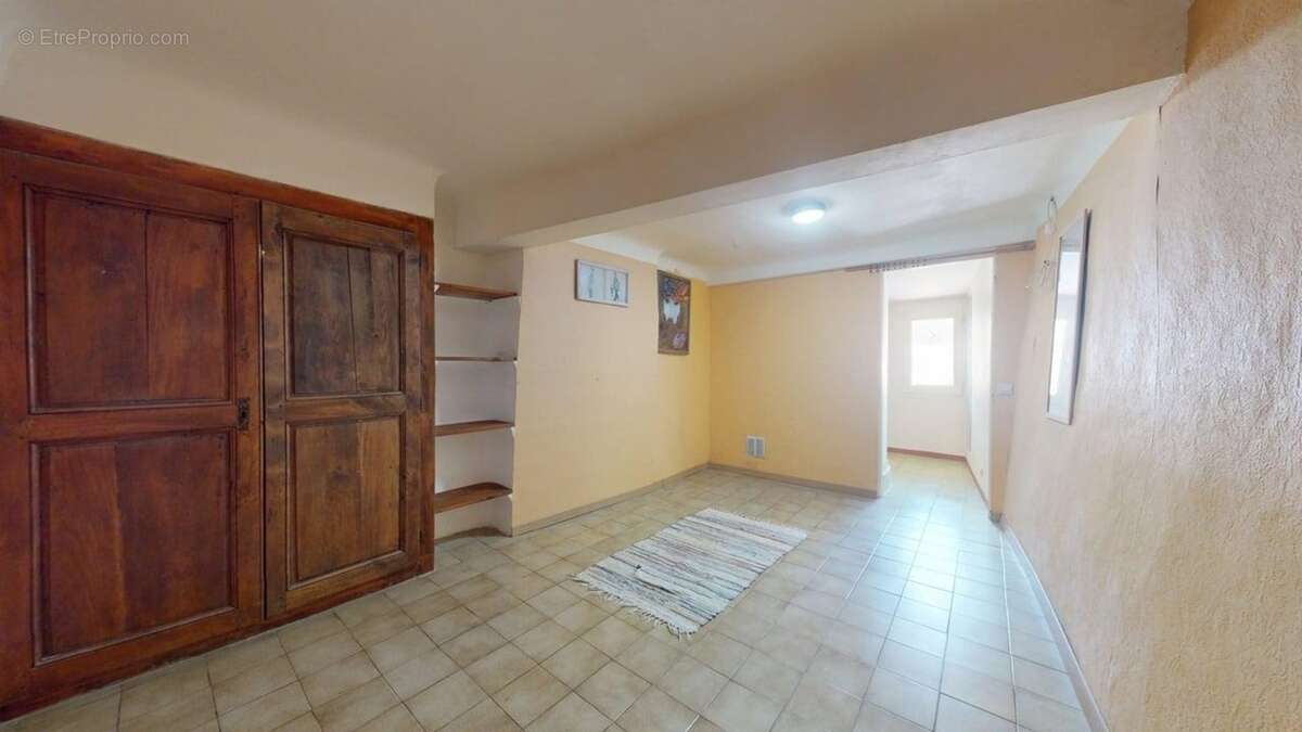 Maison de village de caractère avec garage, terrasse panoramique et plus de 240 m² utiles – Le Luc-en-Provence (83340) - photo 4