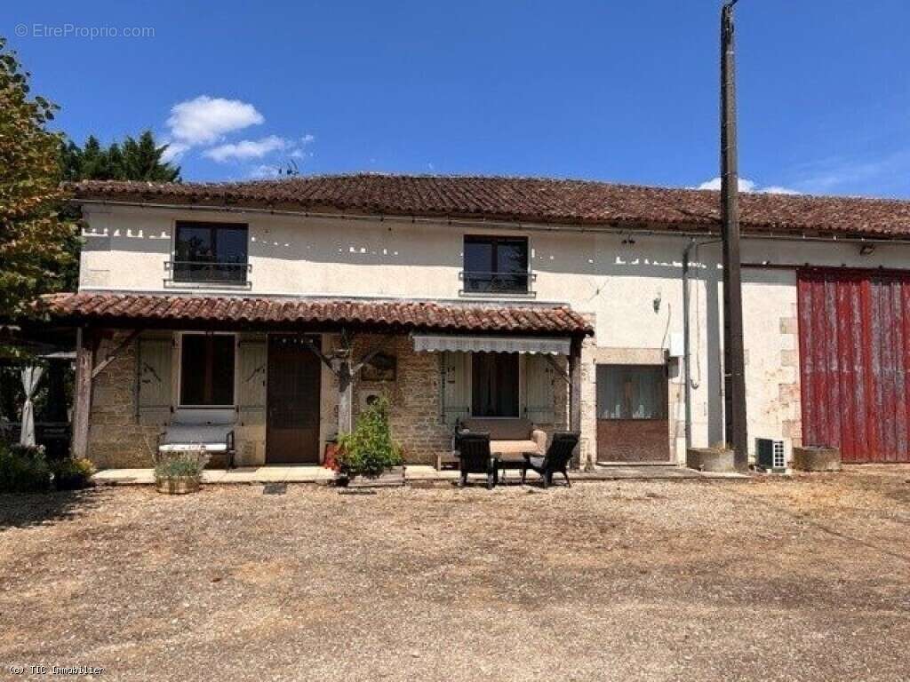 Propriété De Caractère Sur 2 Hectares Avec Deux Gîtes, Piscine Et Fort Potentiel De Développement - photo 8