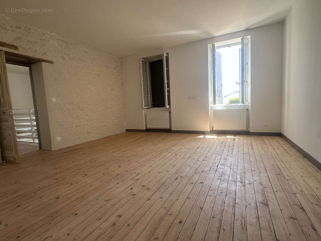 Maison de caractère entièrement rénovée   5 chambres   Dépendances - photo 9