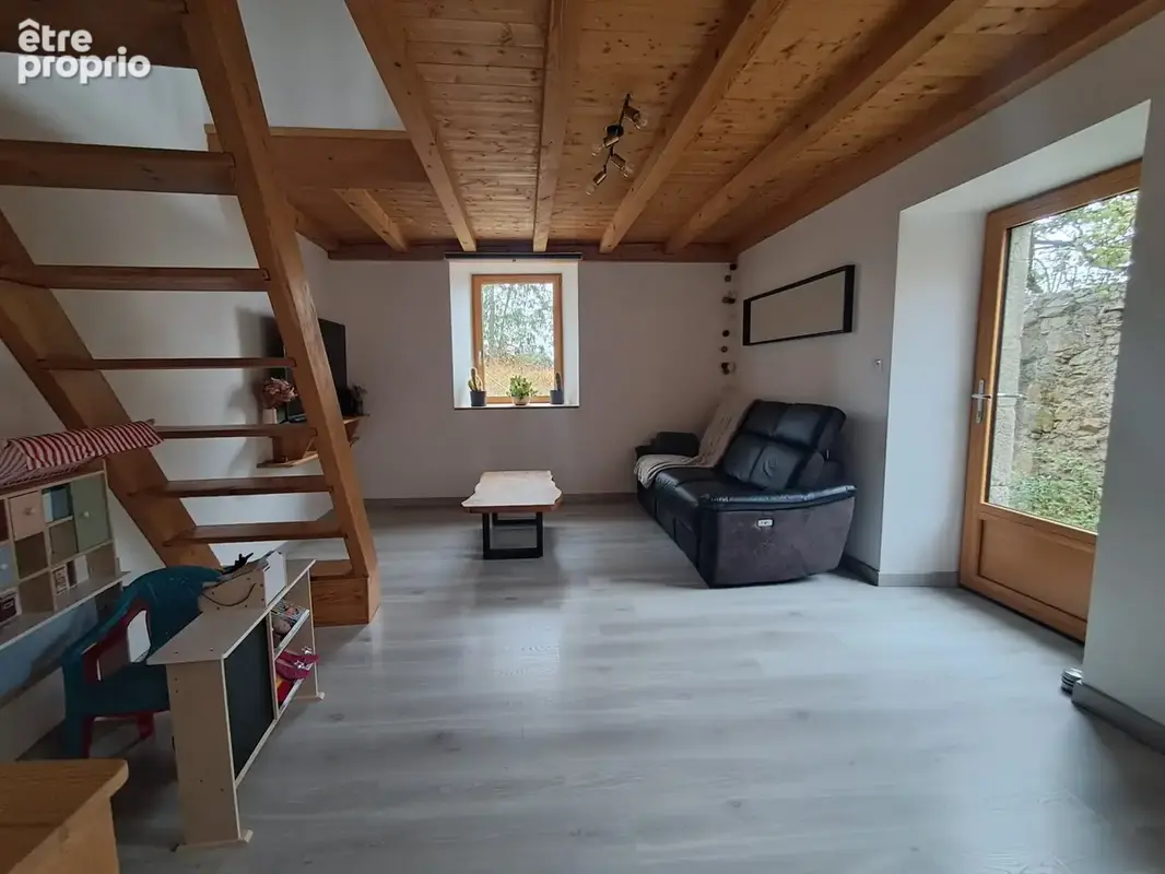 Maison 5 pièces 150 m² à vendre à Saint-Pal-De-Chalencon (43500) - photo 4