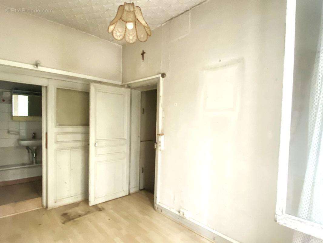 Belleville : 2 pièces de 22 m² à rénover - photo 6