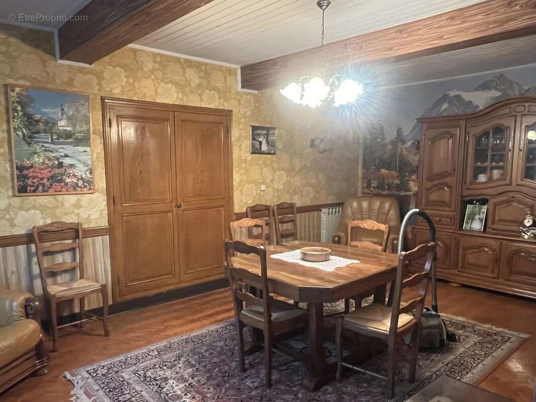 Maison à CHEVRIERES