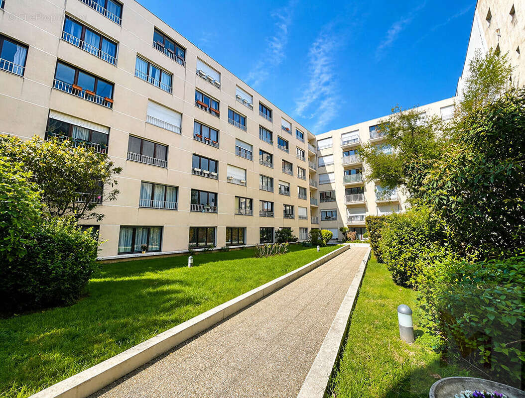 Appartement à PARIS-19E