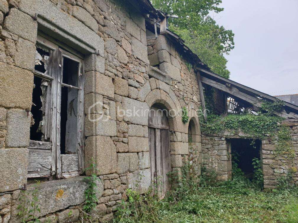 Maison à BAZOUGES-LA-PEROUSE