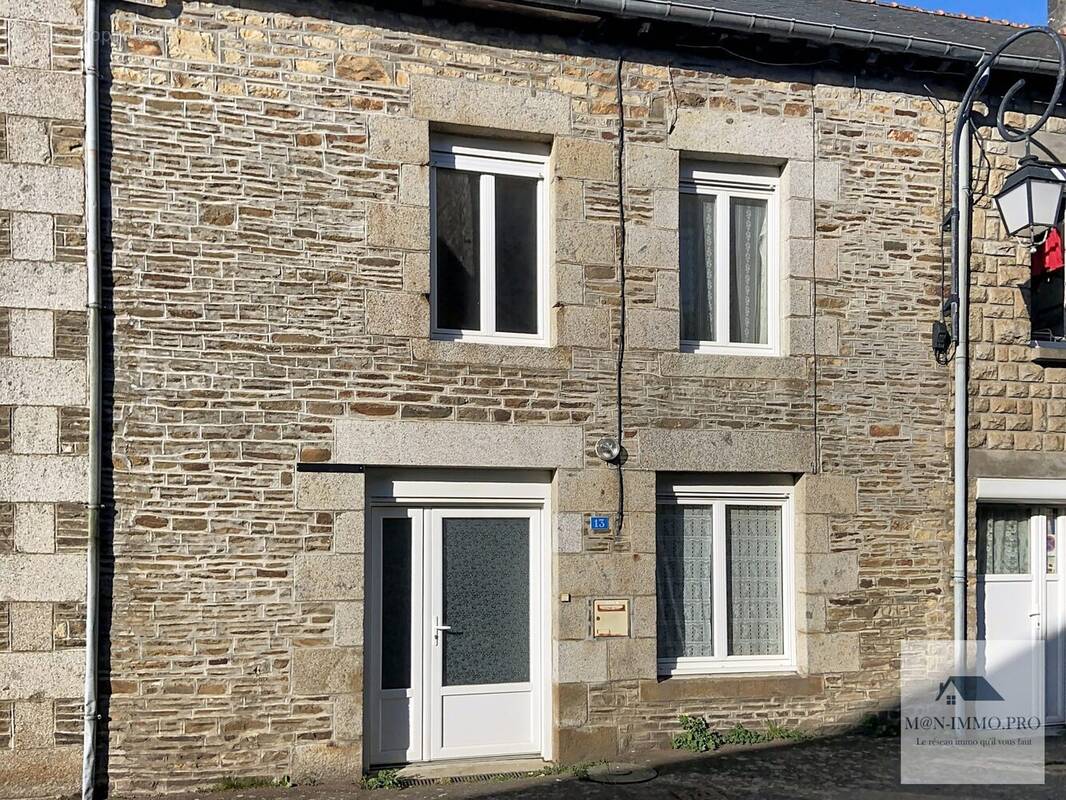 Maison à COGLES