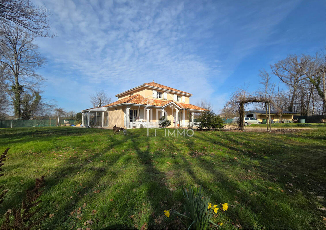 Maison à MONTPON-MENESTEROL