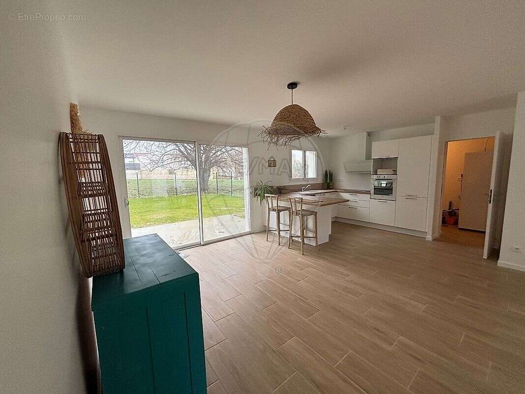 Maison à VAUX-SUR-MER