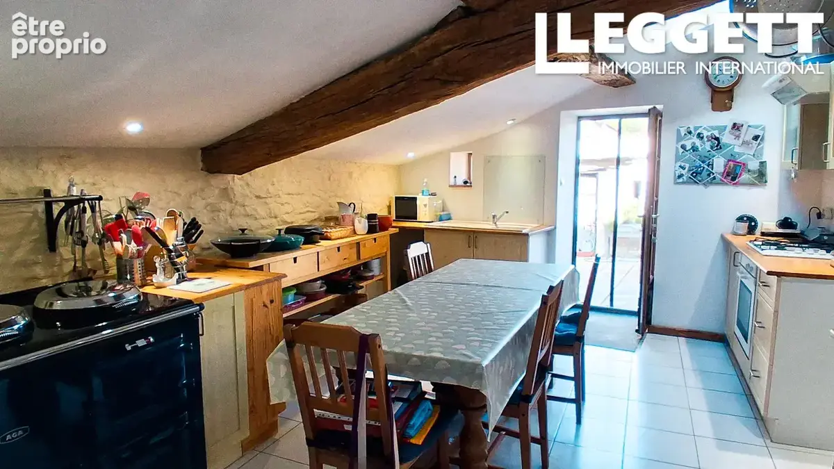 Une maison étonnamment spacieuse et parfaitement entretenue, offrant 4 chambres et un joli jardin à Bourneau - photo 9