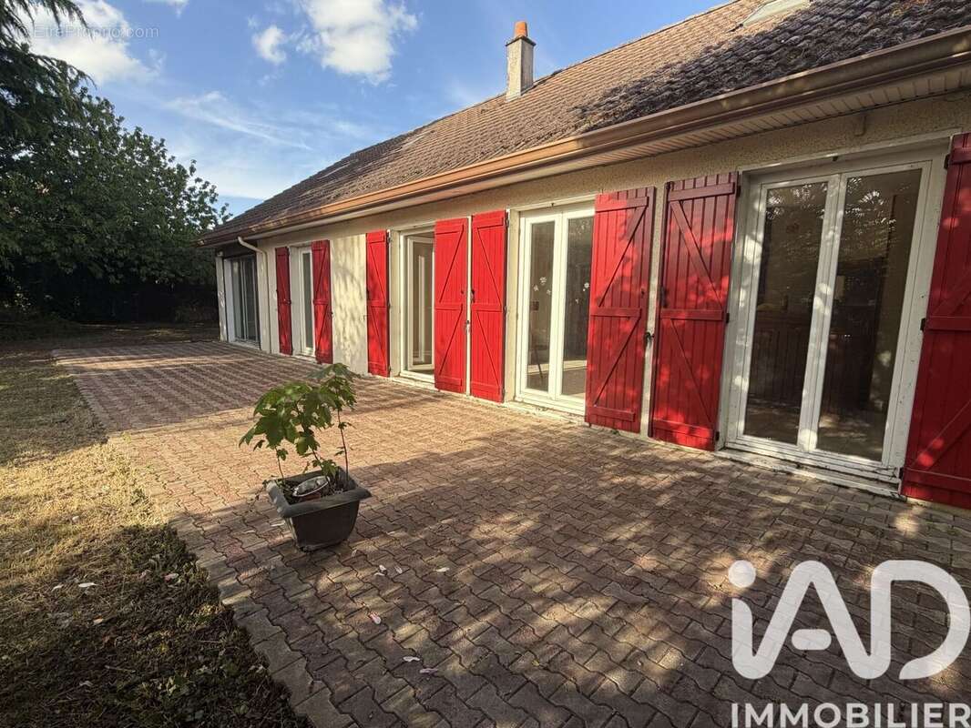 Maison 147 m² à Selommes  - photo 4