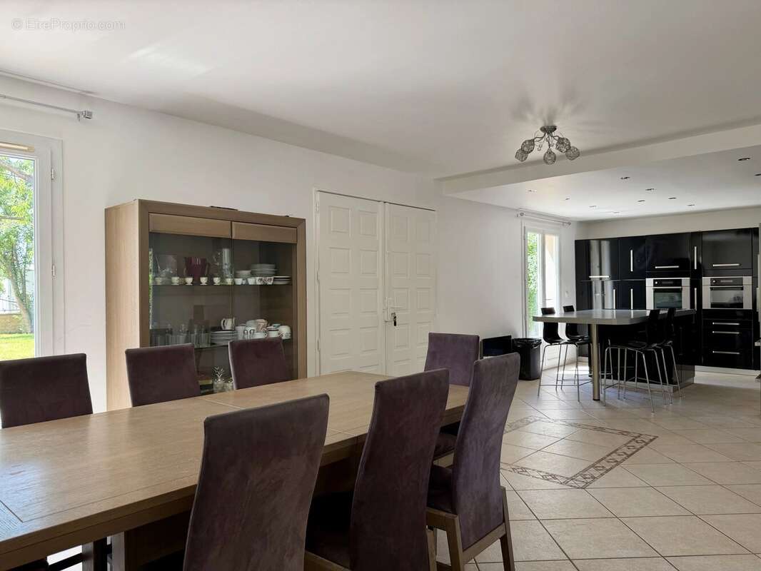 Maison Plateau Est - 7 pièces sur terrain de plus de 1000 m² ! - photo 4