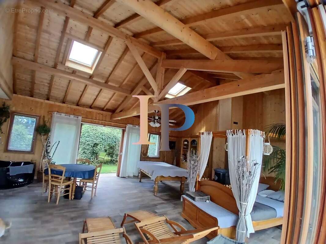 Maison à LA CLAYETTE