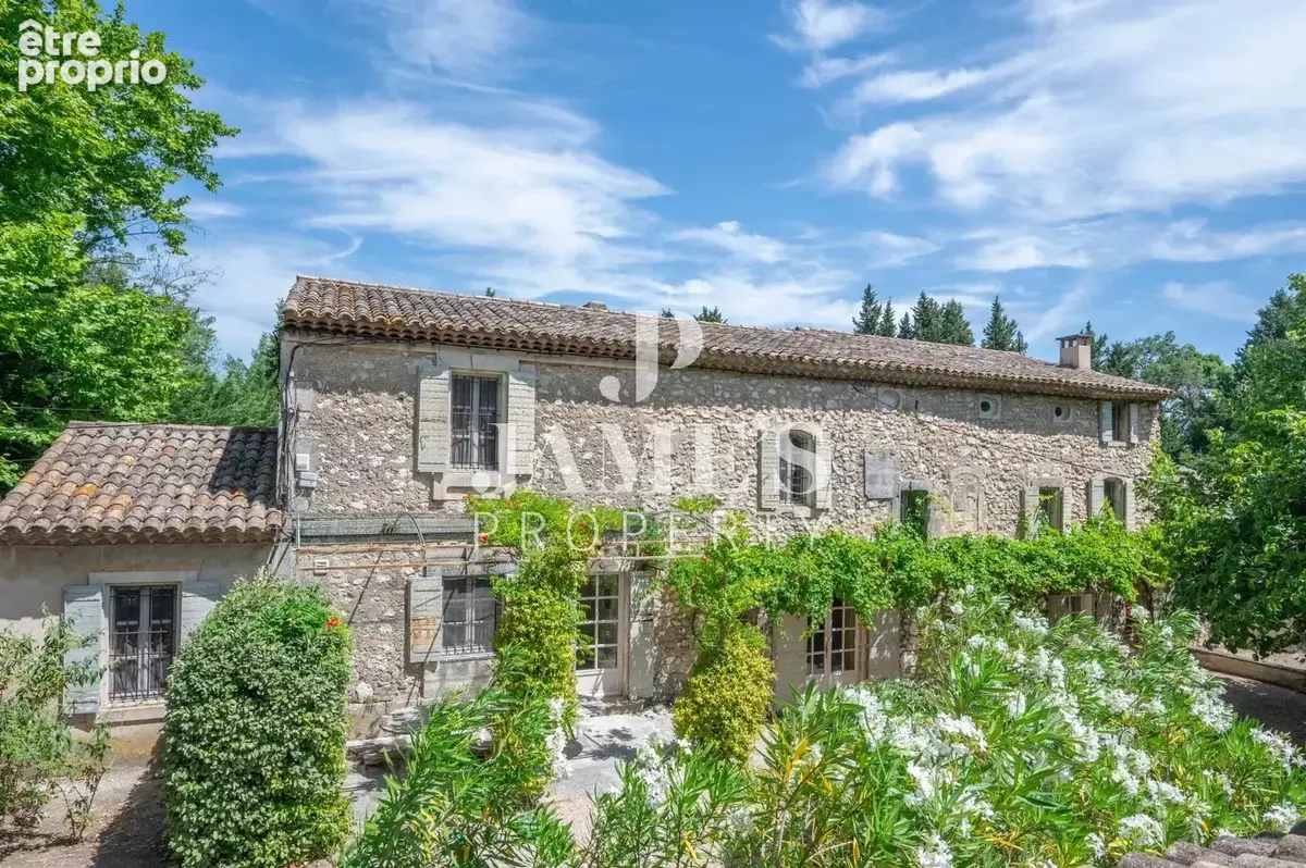 Maison 22 pièces 1 000 m² à vendre à Eygalieres (13810) - photo 2