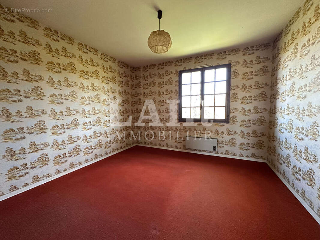 Maison à CONDE-SUR-HUISNE