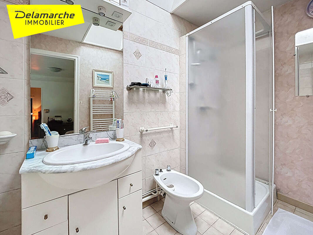 A VENDRE : Maison à proximité du centre bourg de Gavray - photo 8