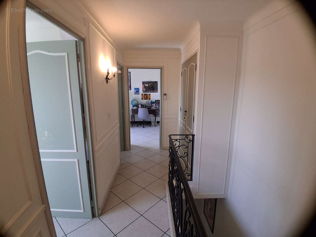 Maison à FONTVIEILLE