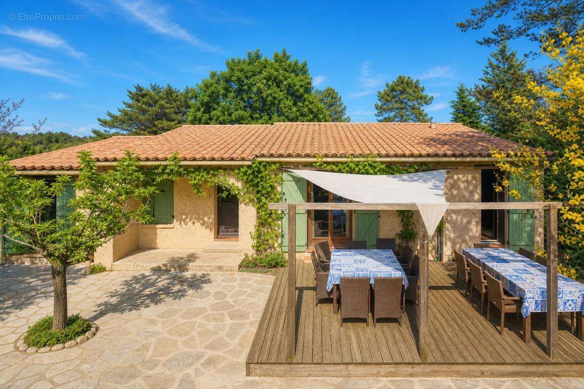 Maison à TOURTOUR
