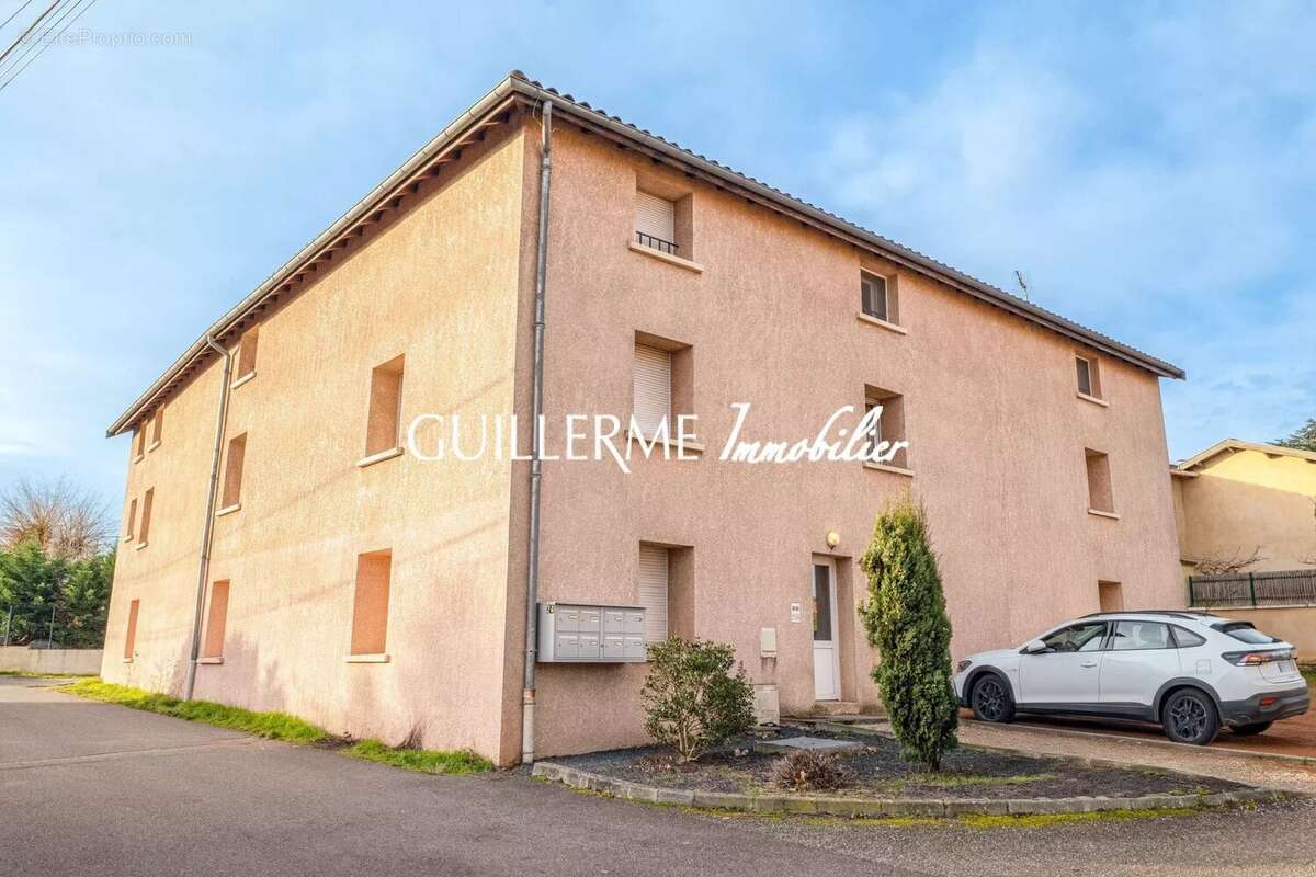 Appartement à GREZIEU-LA-VARENNE