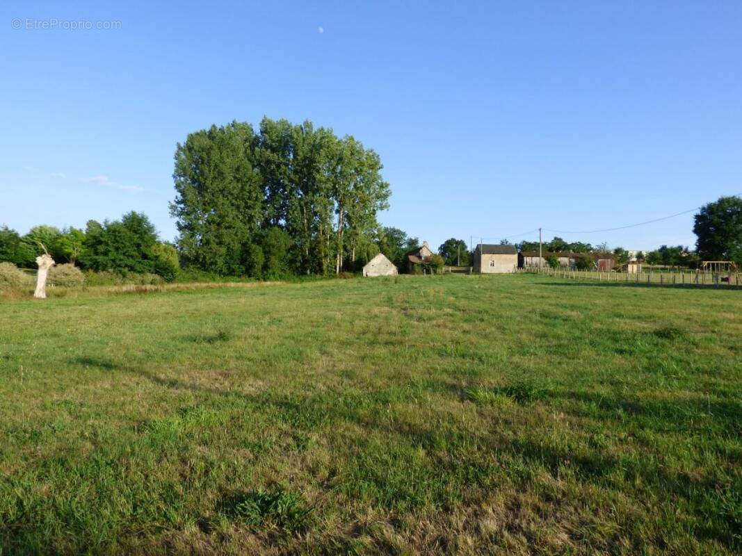Terrain à BIEUJAC