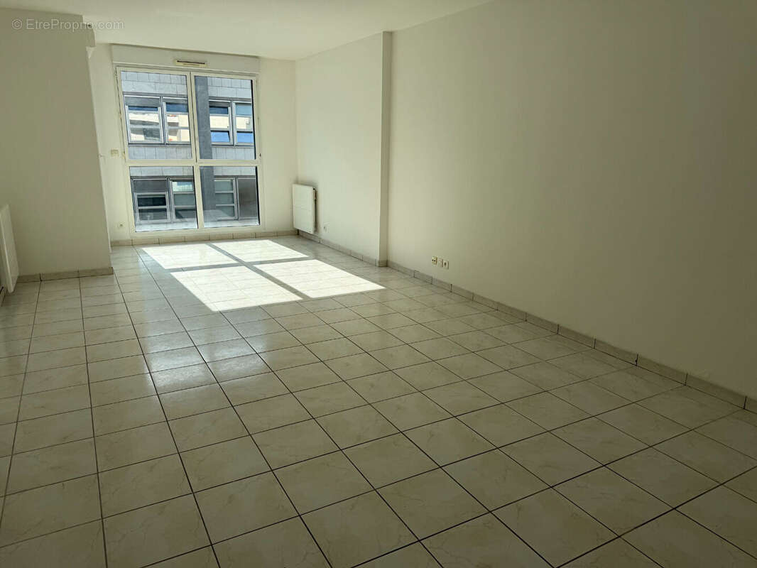 Appartement 4 pièce(s) 91.34 m2 QUARTIER CENTRE VILLE - photo 3