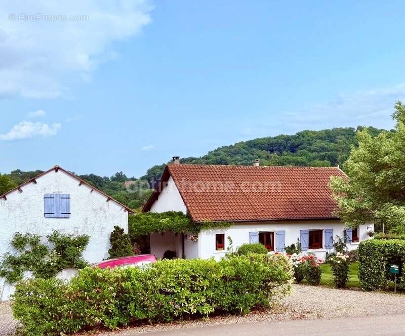 Maison à LEMBEYE