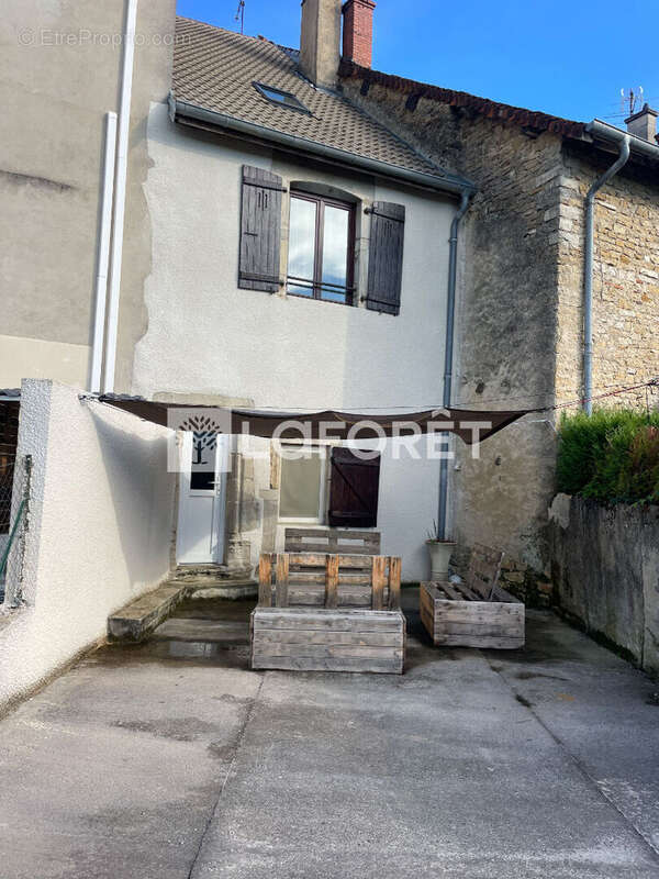 Maison à LONS-LE-SAUNIER