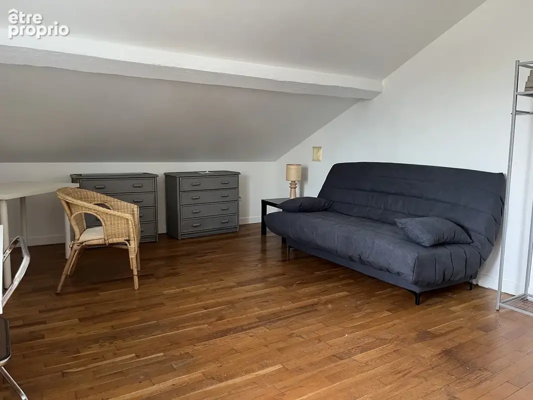 Studio au dernier étage avec vue dégagée et jardin privatif   Centre de Caluire - photo 2
