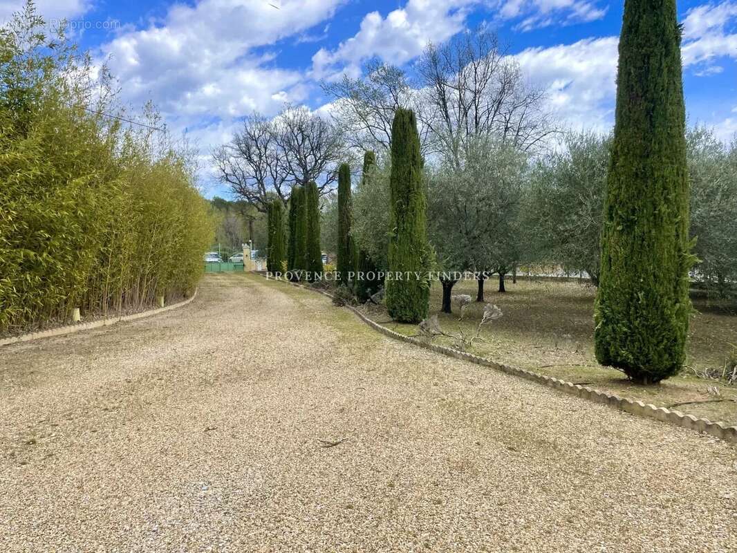 Maison à SAINT-ANTONIN-DU-VAR