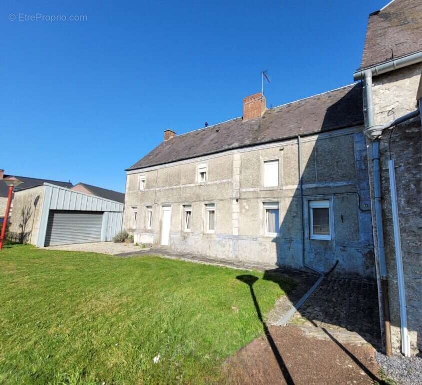 Maison à AVESNES-SUR-HELPE