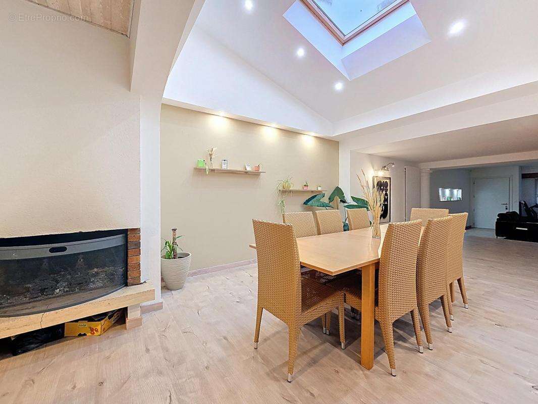 Maison à LES LANDES-GENUSSON