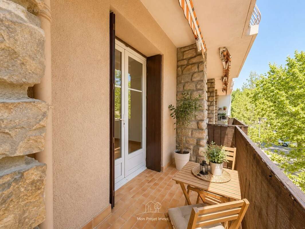 Appartement 67 m² à Salon-De-Provence  - photo 2