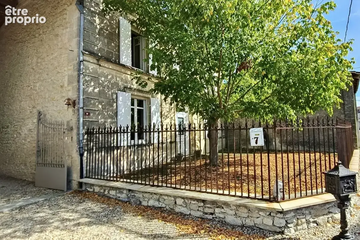 Saint-Giron-d'Aiguevive   Propriété en pierre 215 m2   5 chambres   Piscine   Maison louée - photo 4
