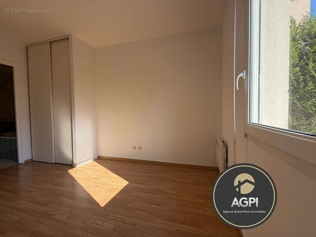 Appartement à SAINT-REMY-LES-CHEVREUSE