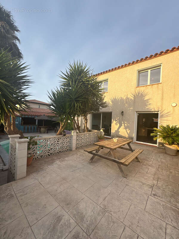 Maison à VILLELONGUE-DE-LA-SALANQUE