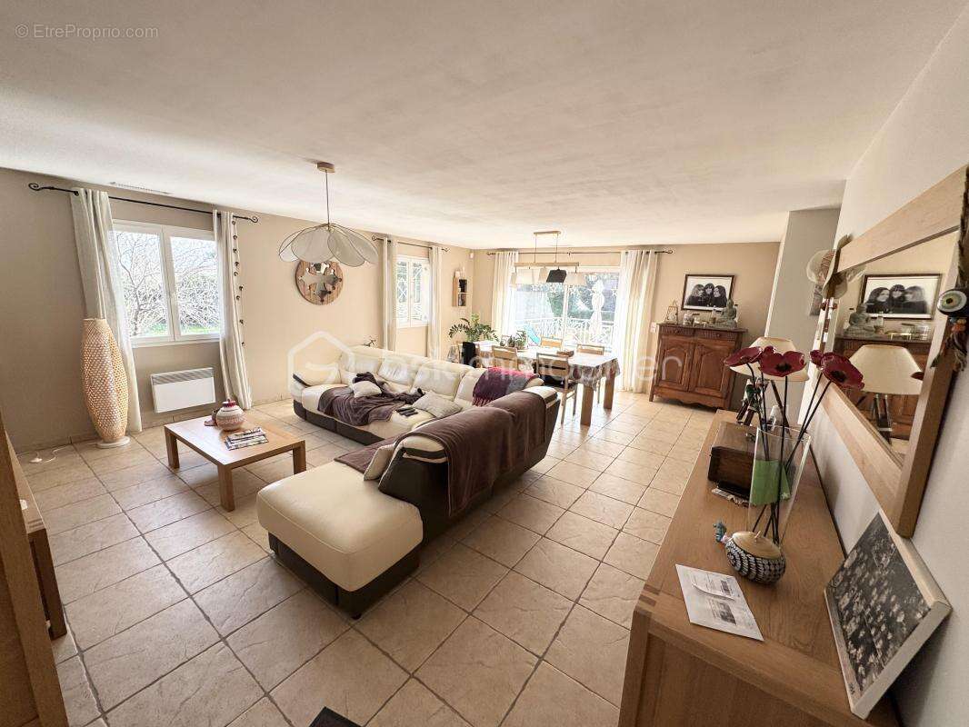 Maison à VILLENEUVE-LES-BEZIERS