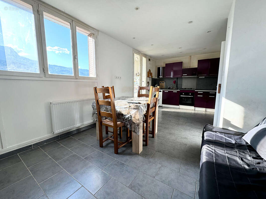 Appartement à ECHIROLLES