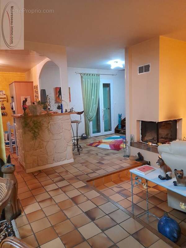 Maison à LA ROCHE-VINEUSE