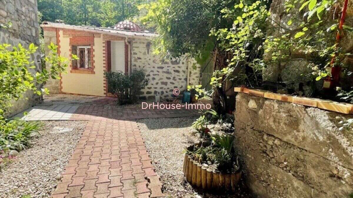 200 m² à Fuilla  - photo 8